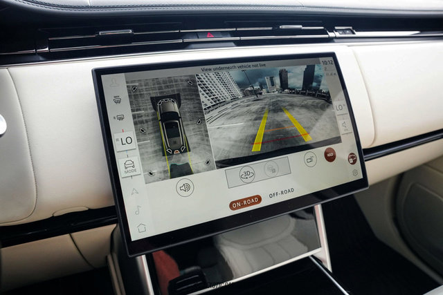 Used 2025 Land Rover Range Rover Long Wheelbase SE image 25