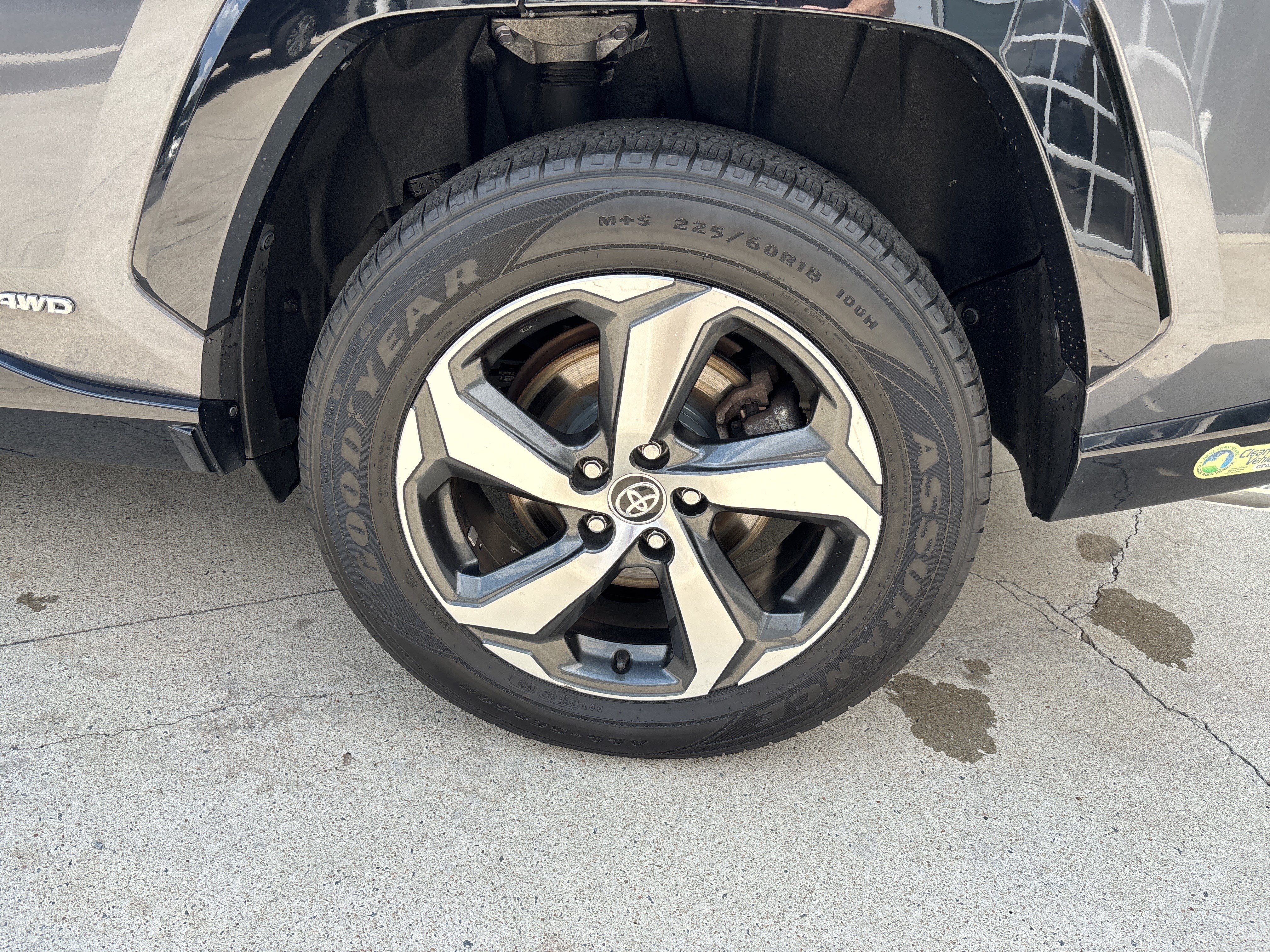 Used 2022 Toyota RAV4 SE w/ Weather & Moonroof Package AWD/4WD image 34