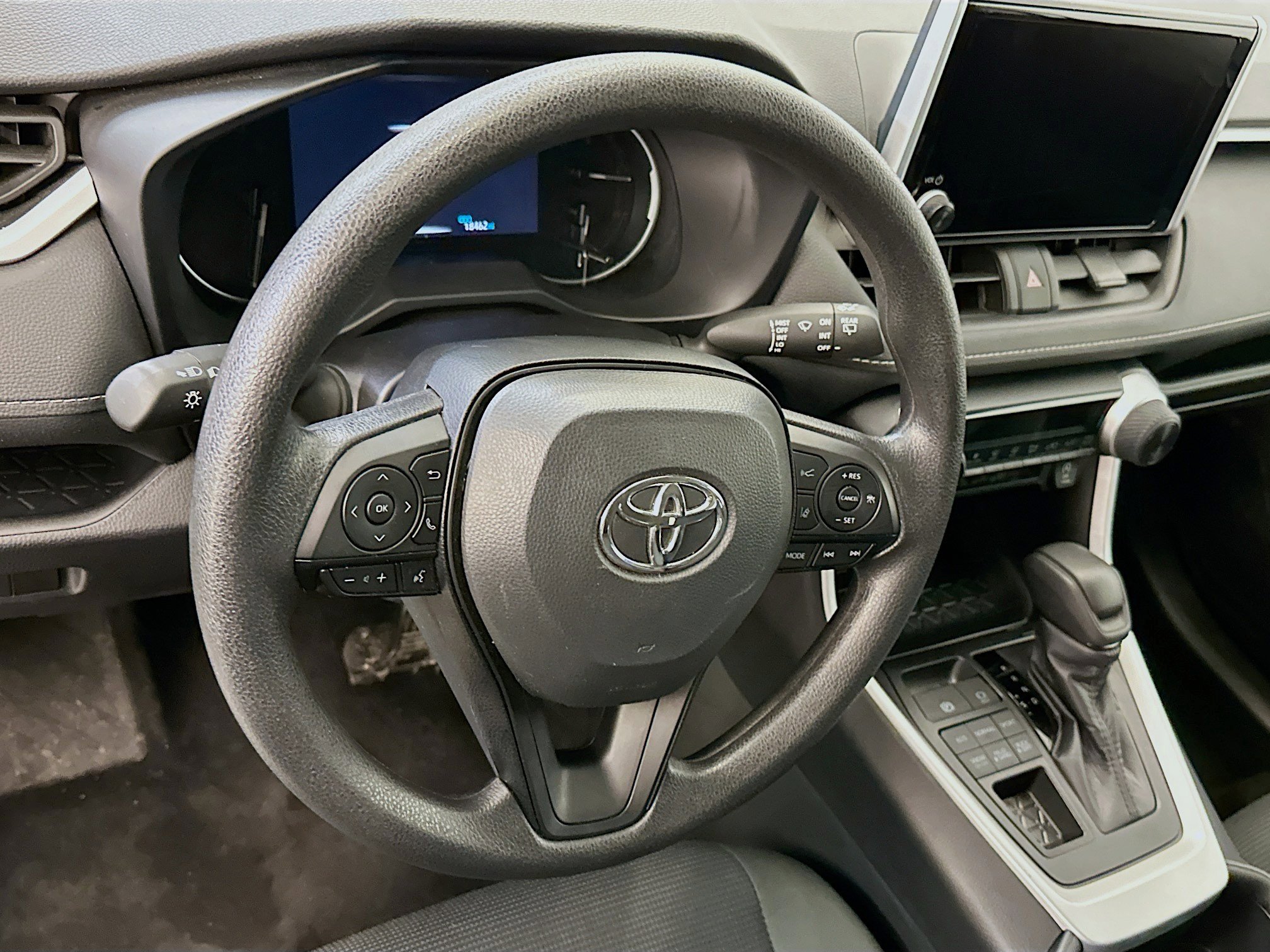 Used 2025 Toyota RAV4 LE image 18