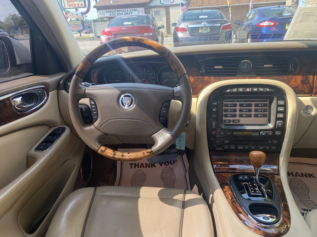Used 2008 Jaguar XJ8 L image 10