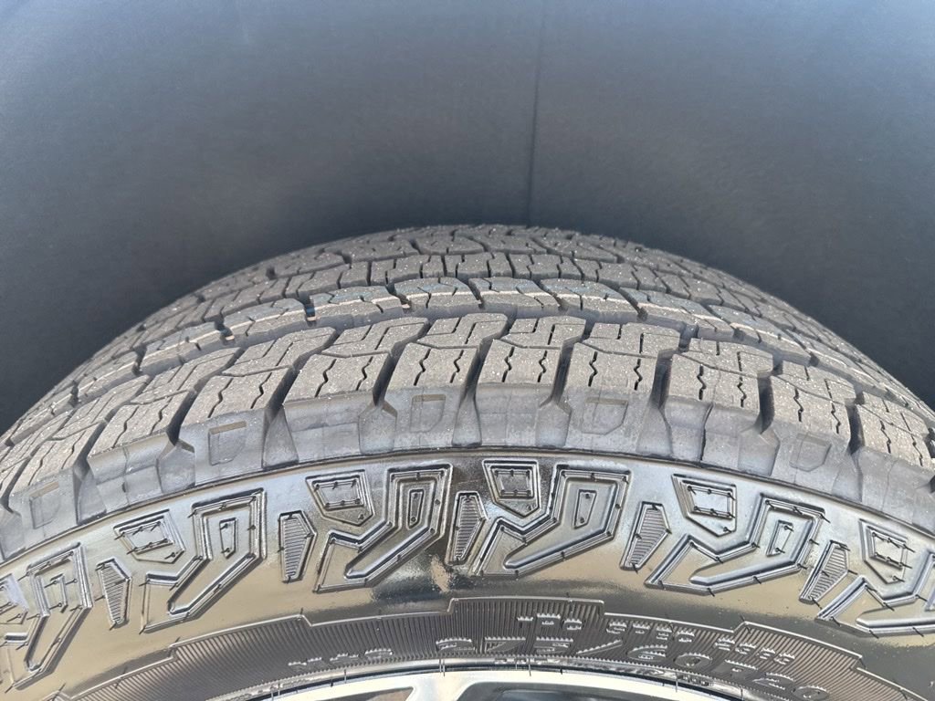 New 2026 GMC Yukon AT4 image 37