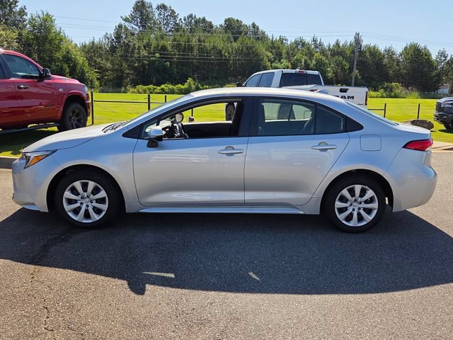 Used 2026 Toyota Corolla LE FWD image 4