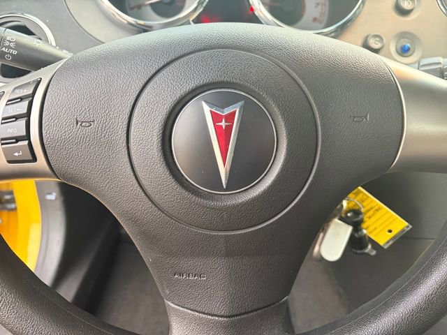 Used 2008 Pontiac Solstice Convertible w/ Preferred Package image 8