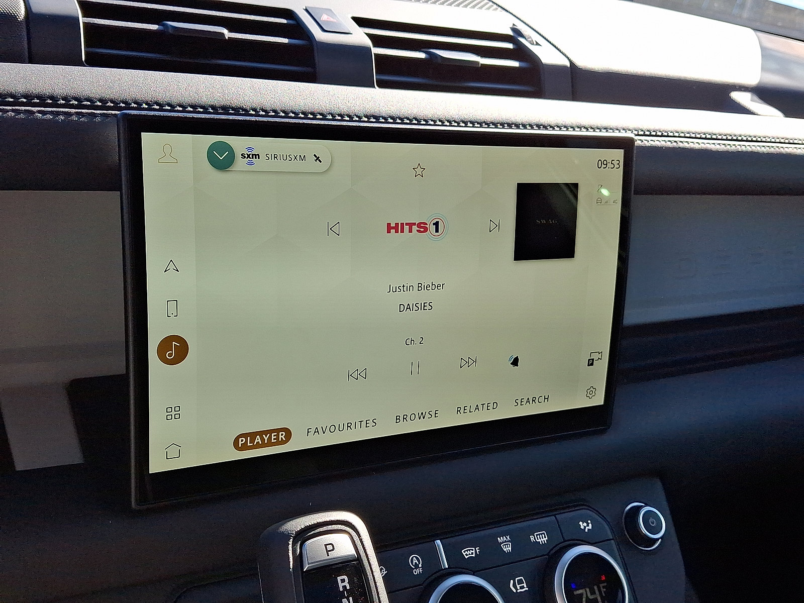 New 2025 Land Rover Defender 110 S image 9