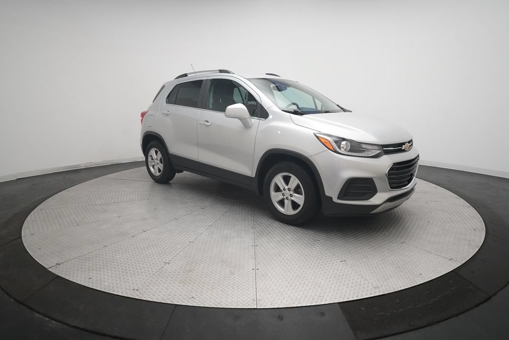 Used 2020 Chevrolet Trax LT w/ LT Convenience Package FWD image 35