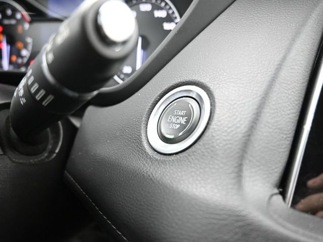 Used 2023 Cadillac XT4 Premium Luxury image 19