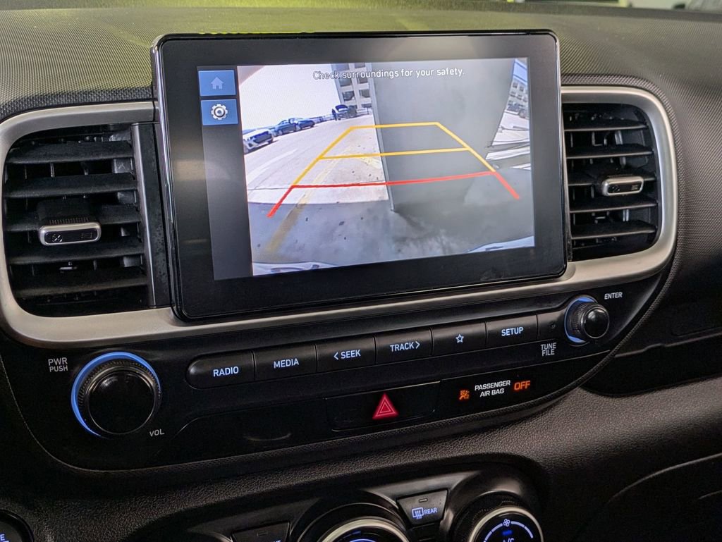 Used 2025 Hyundai Venue SEL FWD image 16