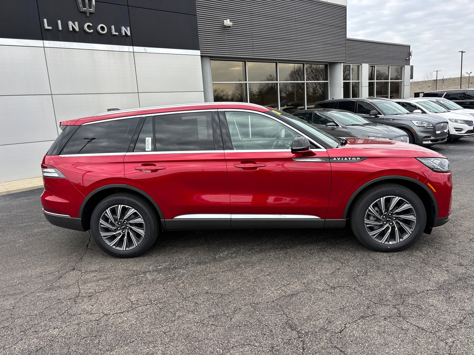 New 2026 Lincoln Aviator AWD image 8