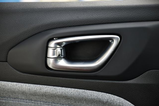 Used 2024 Jeep Compass Latitude image 17