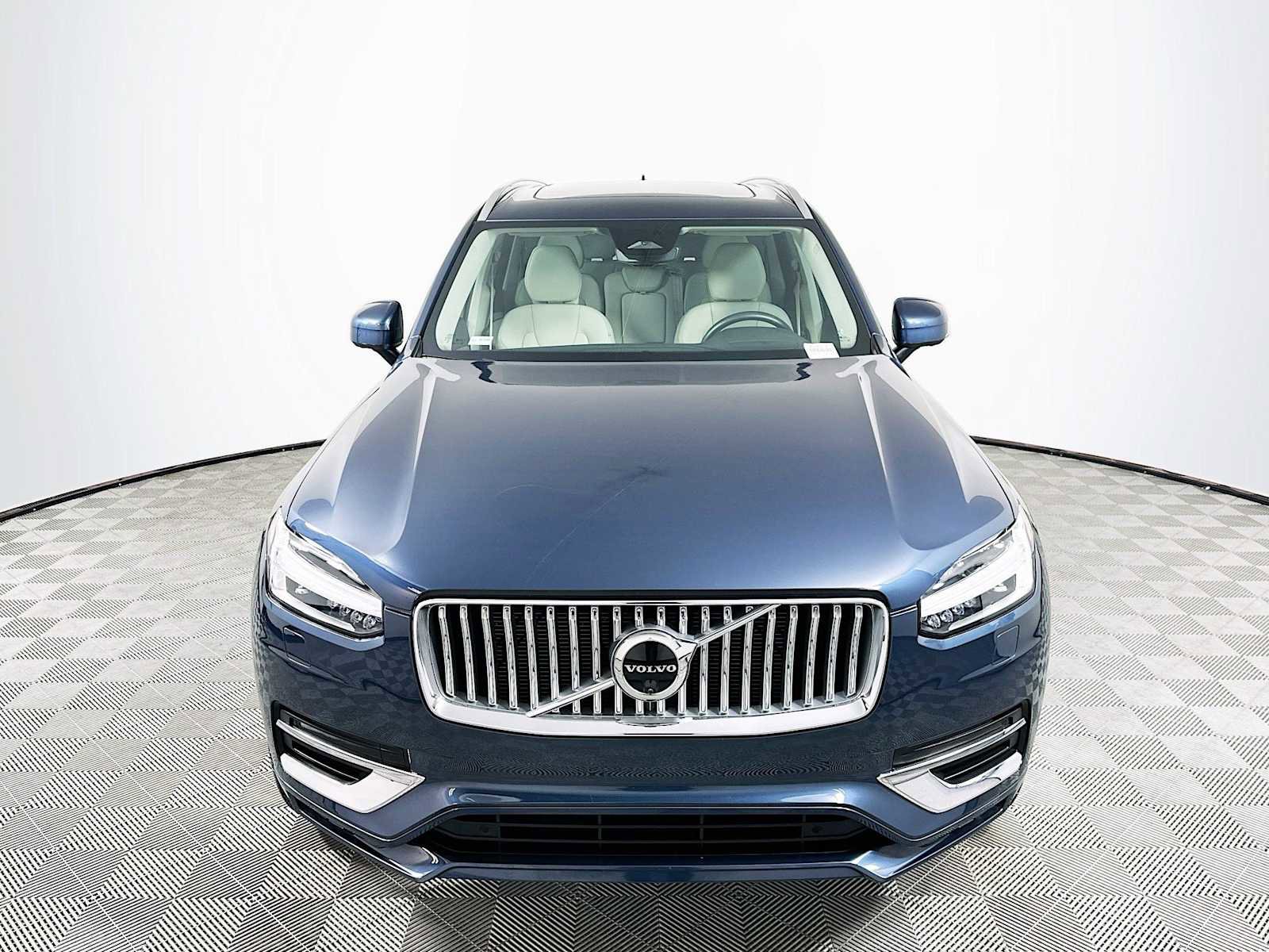 Used 2025 Volvo XC90 B6 Plus w/ Protection Package Premier image 2