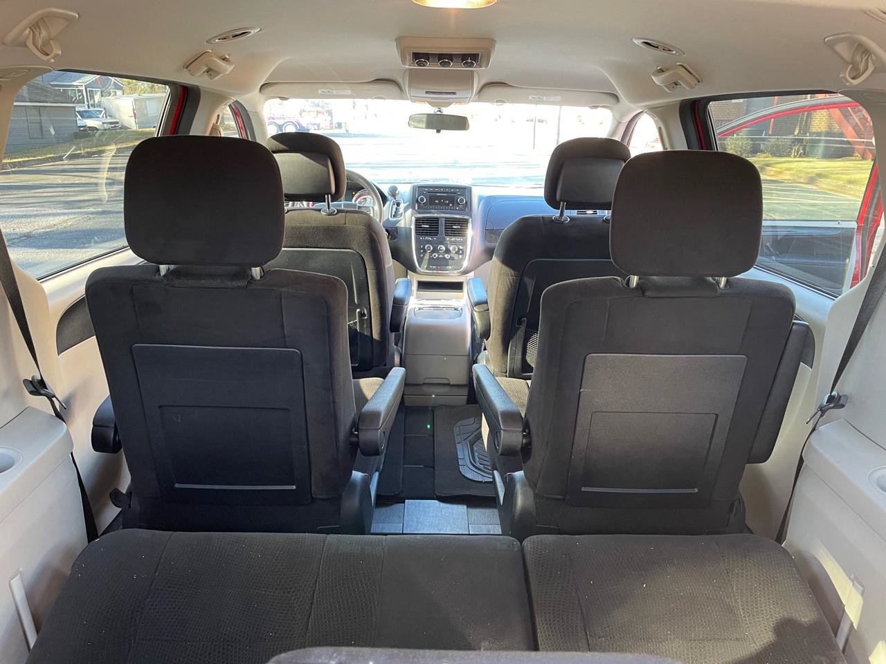 Used 2012 Dodge Grand Caravan SXT FWD image 11