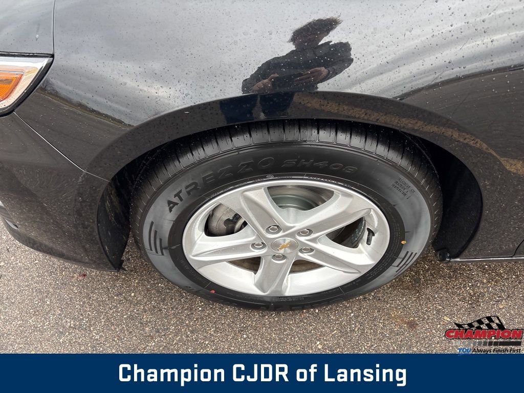 Used 2023 Chevrolet Malibu LT image 2