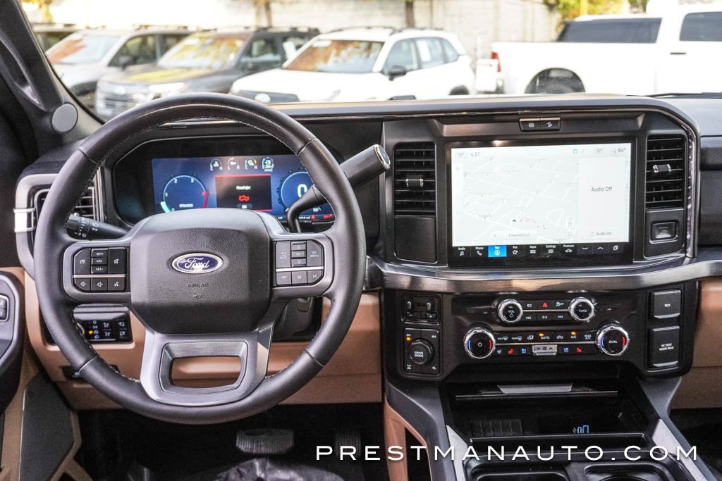 Used 2025 Ford F250 Lariat w/ Chrome Package image 2