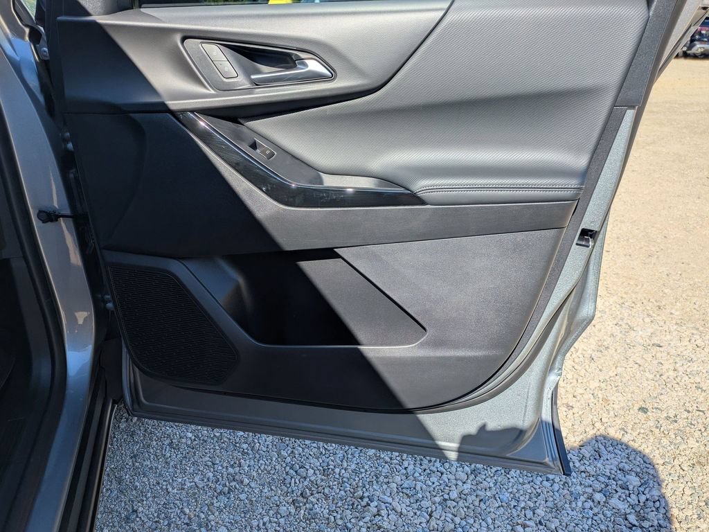 New 2026 Chevrolet Equinox LT FWD image 32