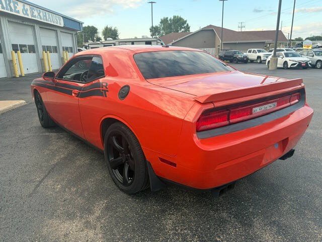 Used 2013 Dodge Challenger R/T RWD image 4