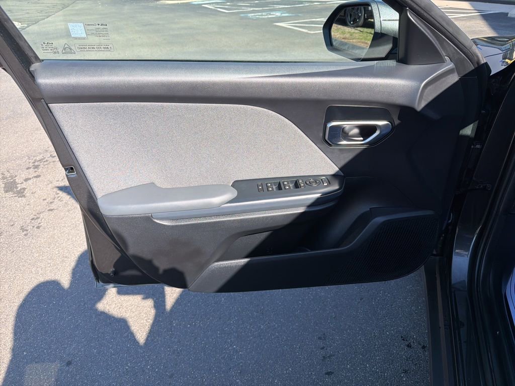 Used 2025 Kia K4 EX image 26