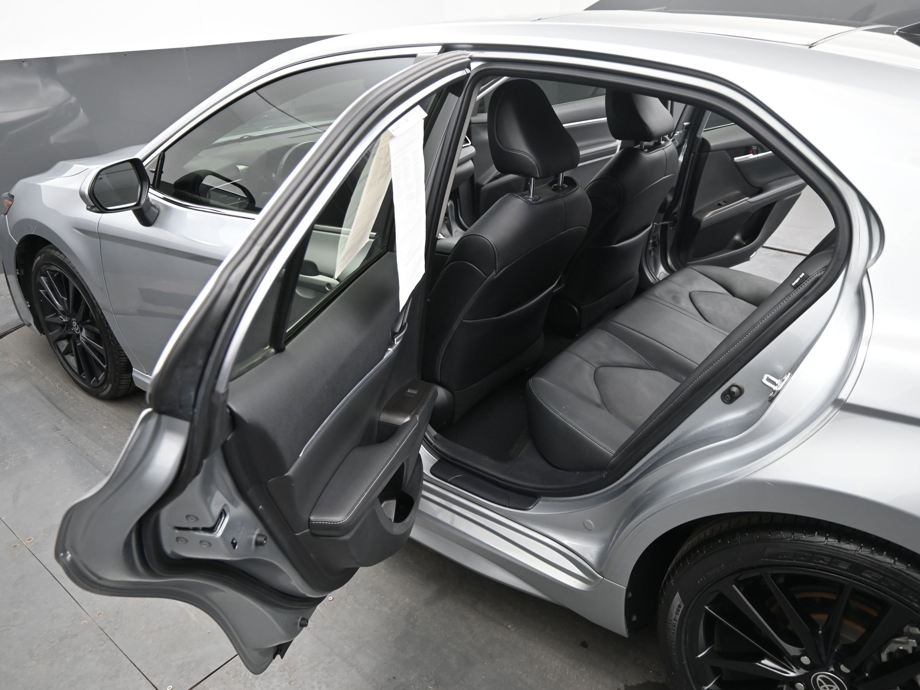 Used 2021 Toyota Camry XSE image 15