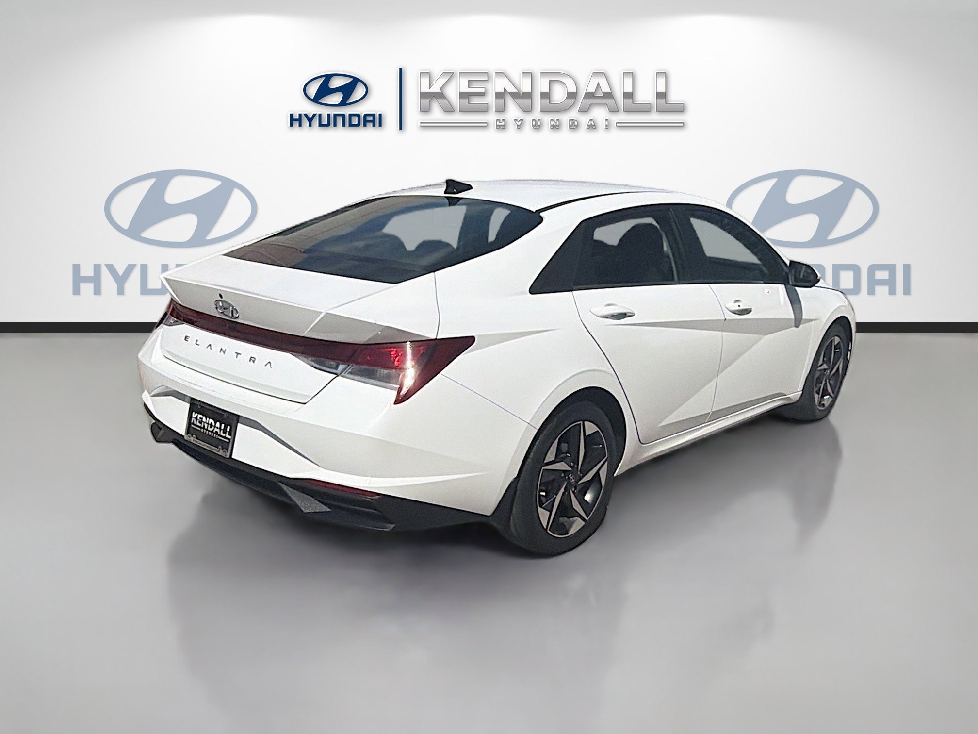 Used 2023 Hyundai Elantra SEL w/ Convenience Package image 6