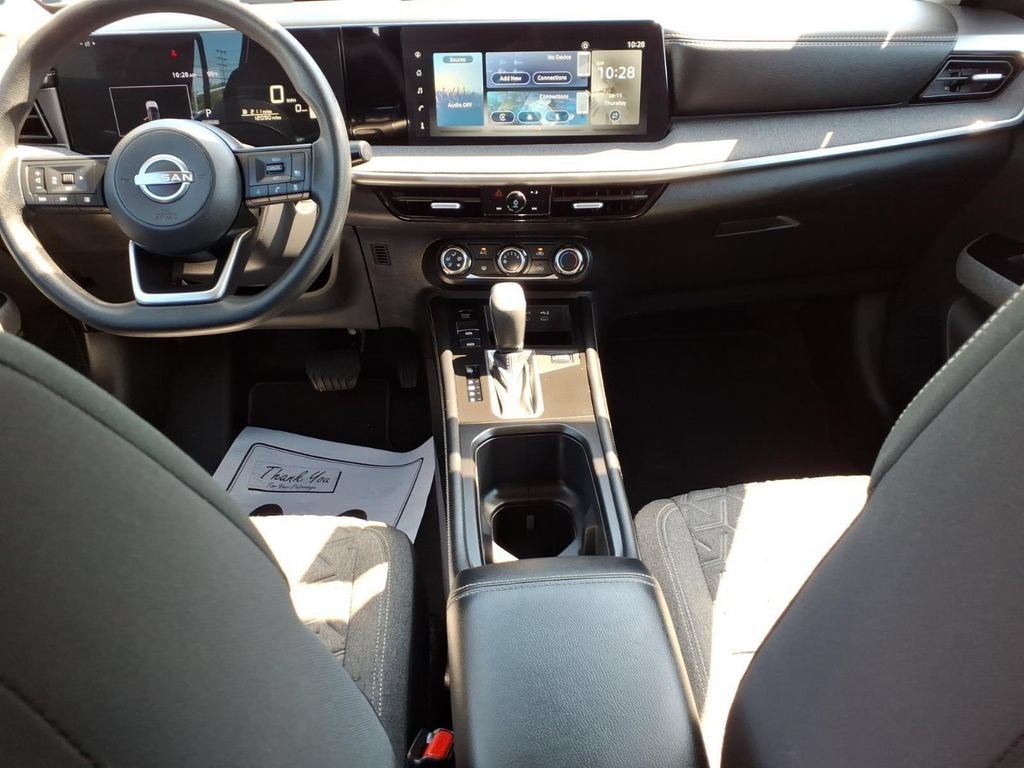 Used 2025 Nissan Kicks SV AWD/4WD image 13