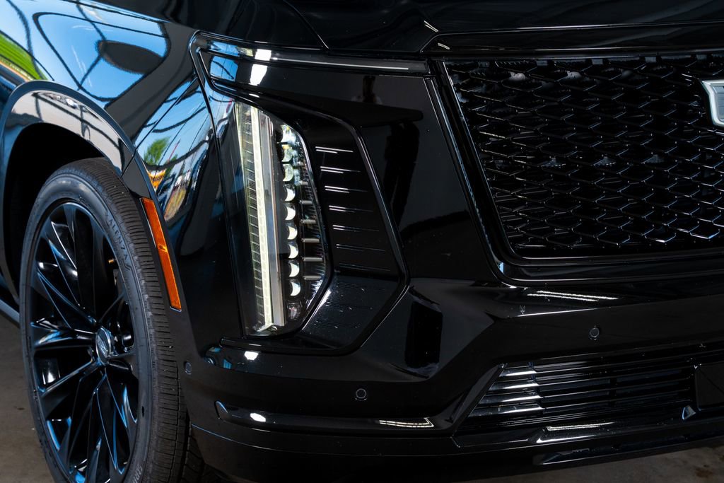 Used 2026 Cadillac Escalade ESV Platinum Sport w/ LPO, ONYX Package image 5