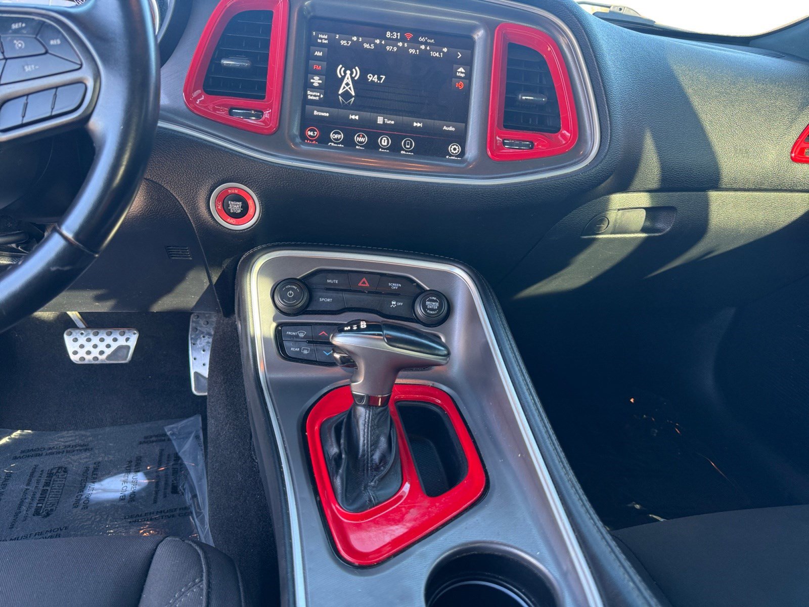 Used 2022 Dodge Challenger SXT image 11