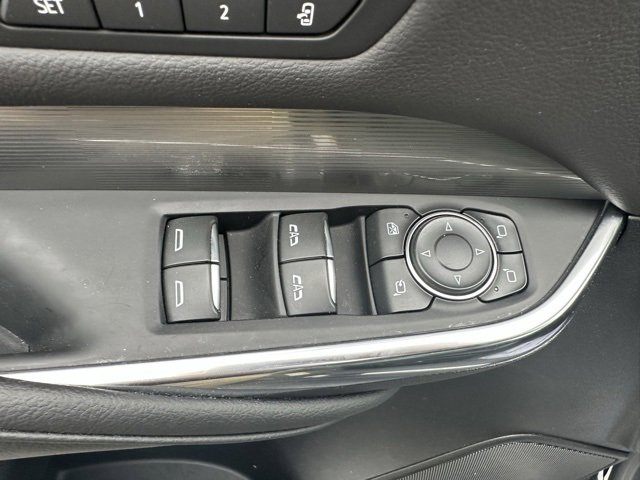 Used 2024 Cadillac XT4 Premium Luxury image 18