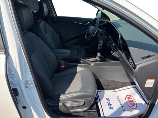 Certified 2025 Kia Niro EX Touring FWD image 11