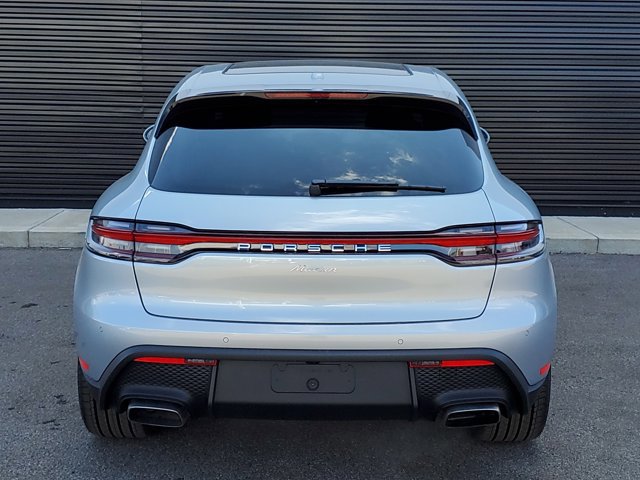 Used 2025 Porsche Macan image 6