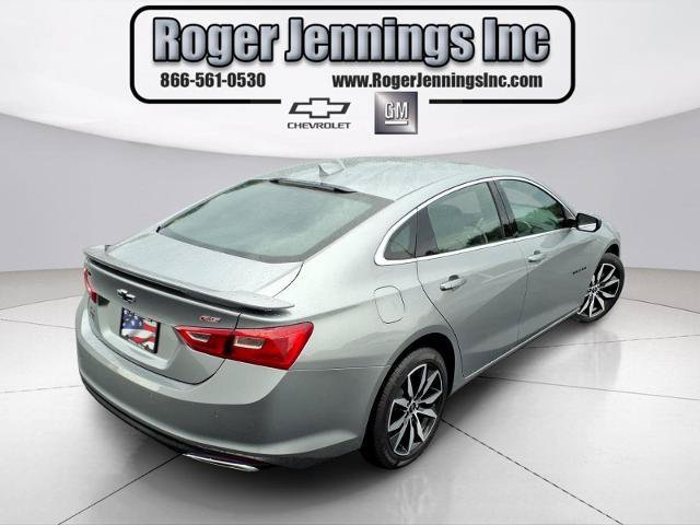 Used 2025 Chevrolet Malibu RS FWD image 4