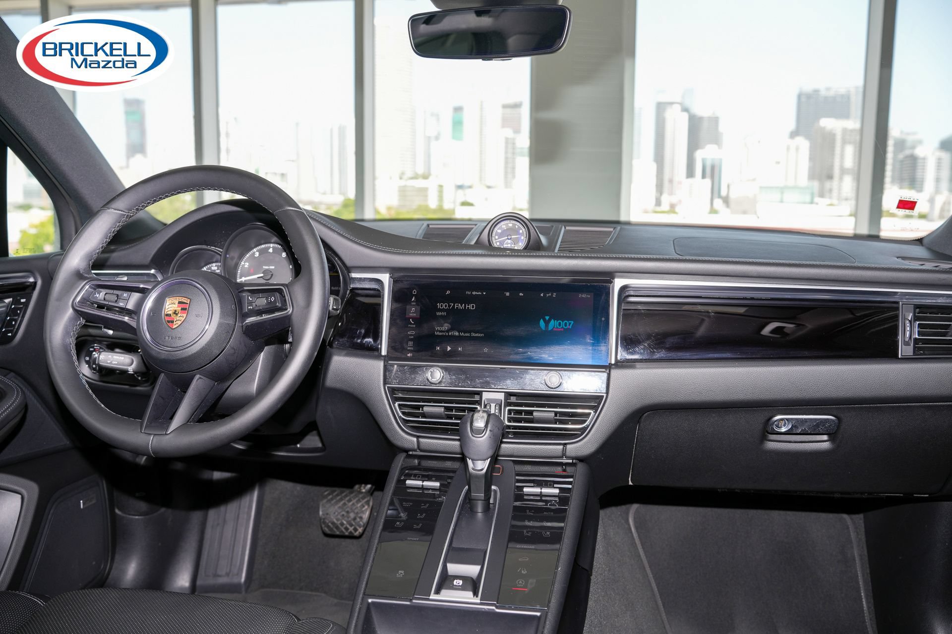 Used 2022 Porsche Macan AWD/4WD image 17