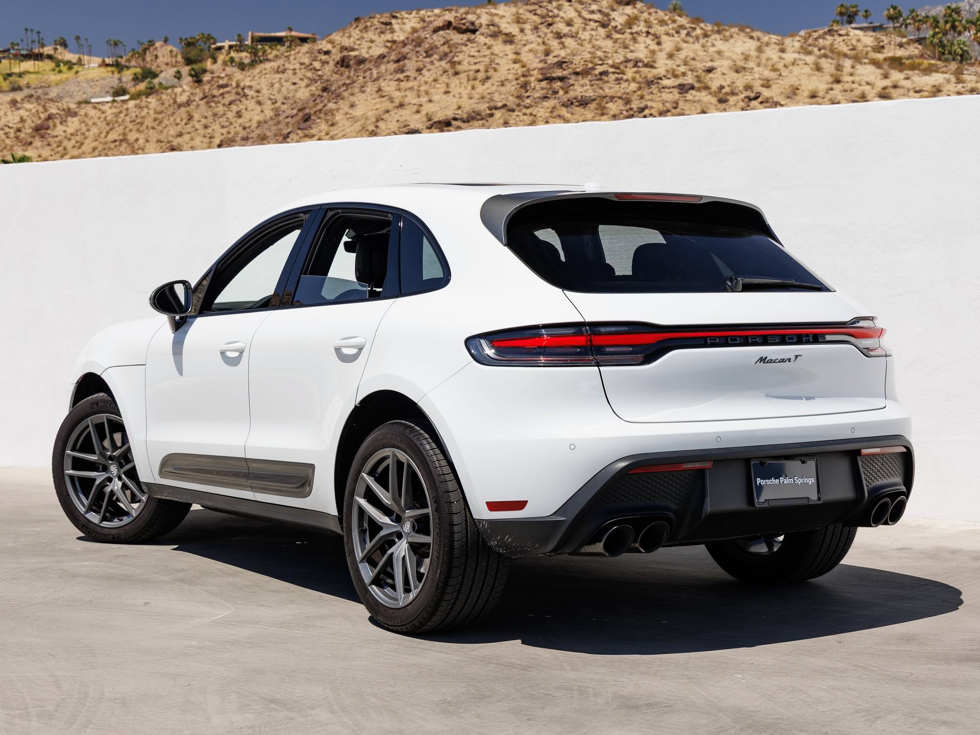 Certified 2025 Porsche Macan Turbo AWD/4WD image 3