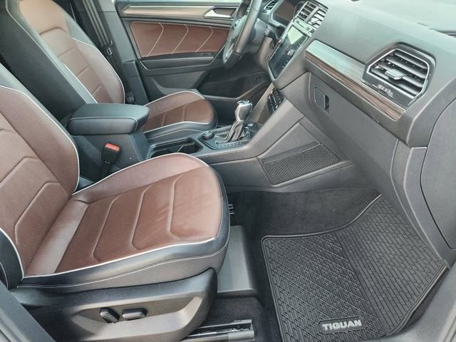 Used 2022 Volkswagen Tiguan SEL R-Line image 12
