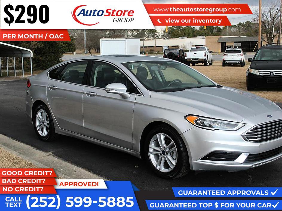 Used 2018 Ford Fusion SE w/ Fusion SE Technology Package FWD image 4
