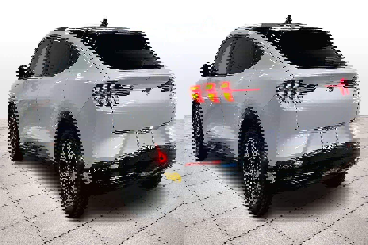 Used 2021 Ford Mustang Mach-E Premium image 14