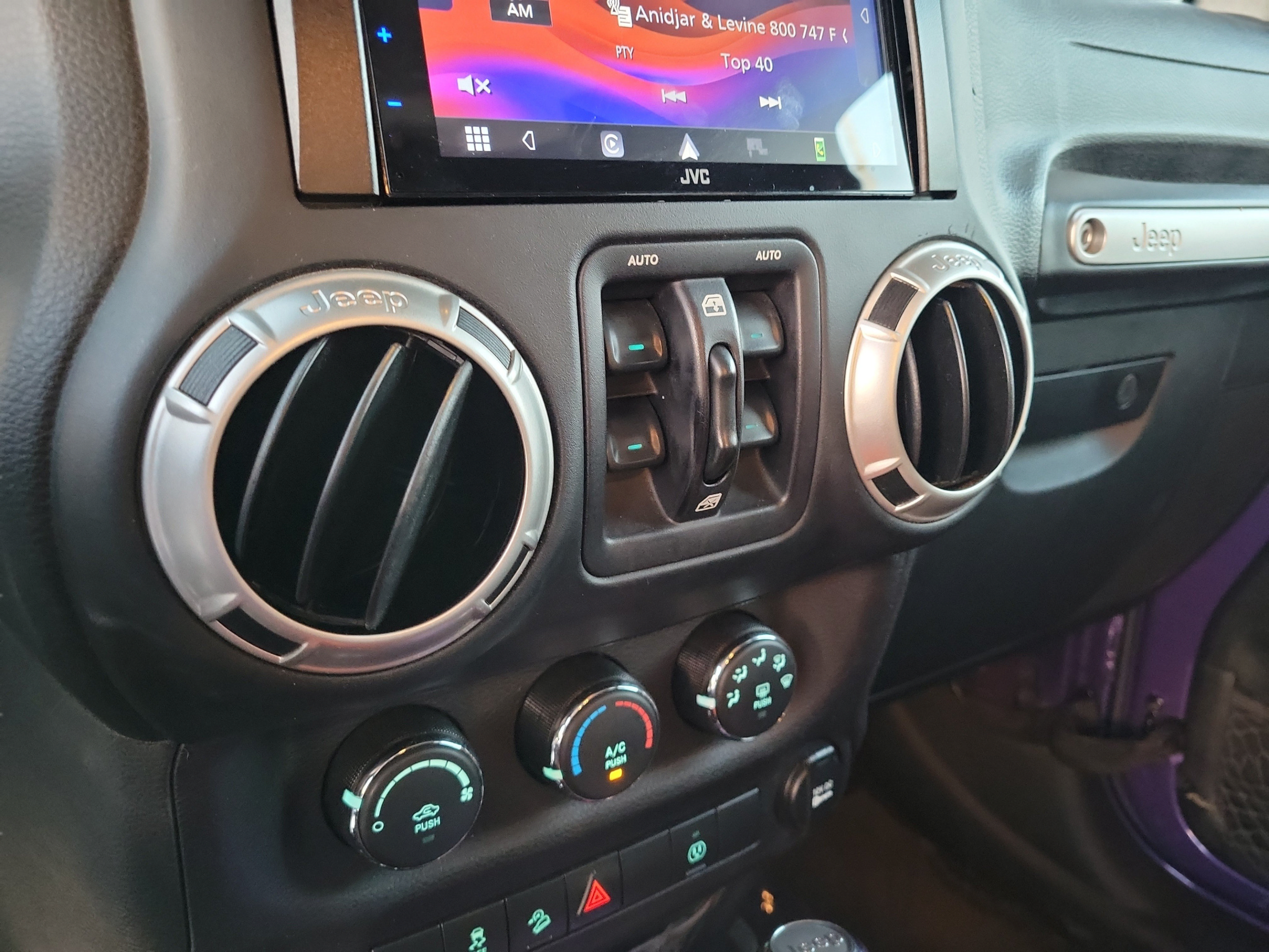Used 2017 Jeep Wrangler Unlimited Sahara AWD/4WD image 17