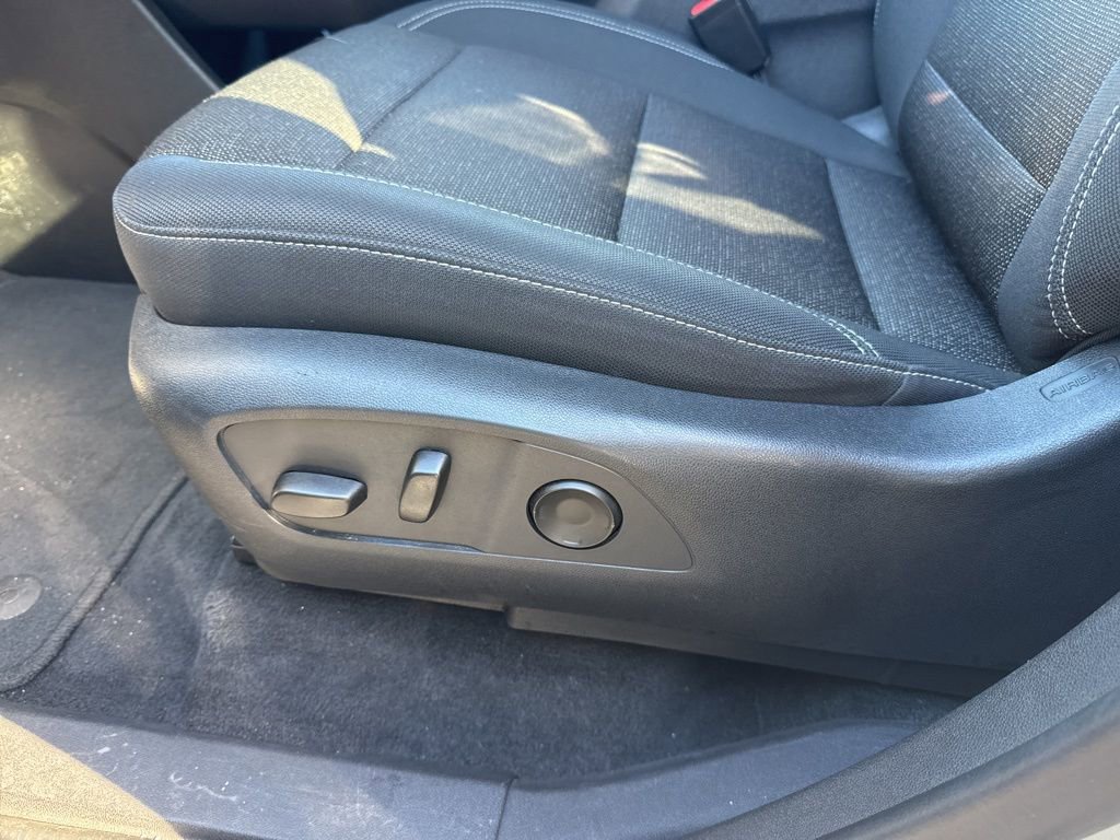 Used 2024 Chevrolet Traverse LT image 10