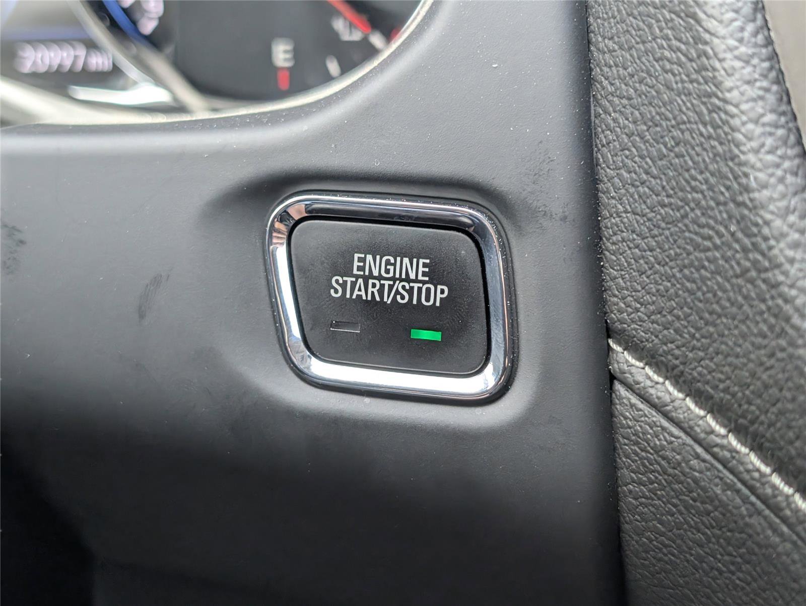 Used 2023 GMC Acadia Denali w/ Denali Ultimate Package FWD image 25