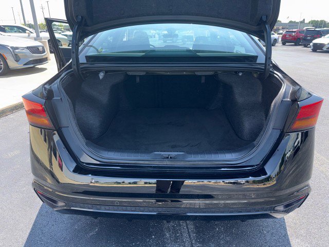 Used 2025 Nissan Altima 2.5 SV FWD image 13
