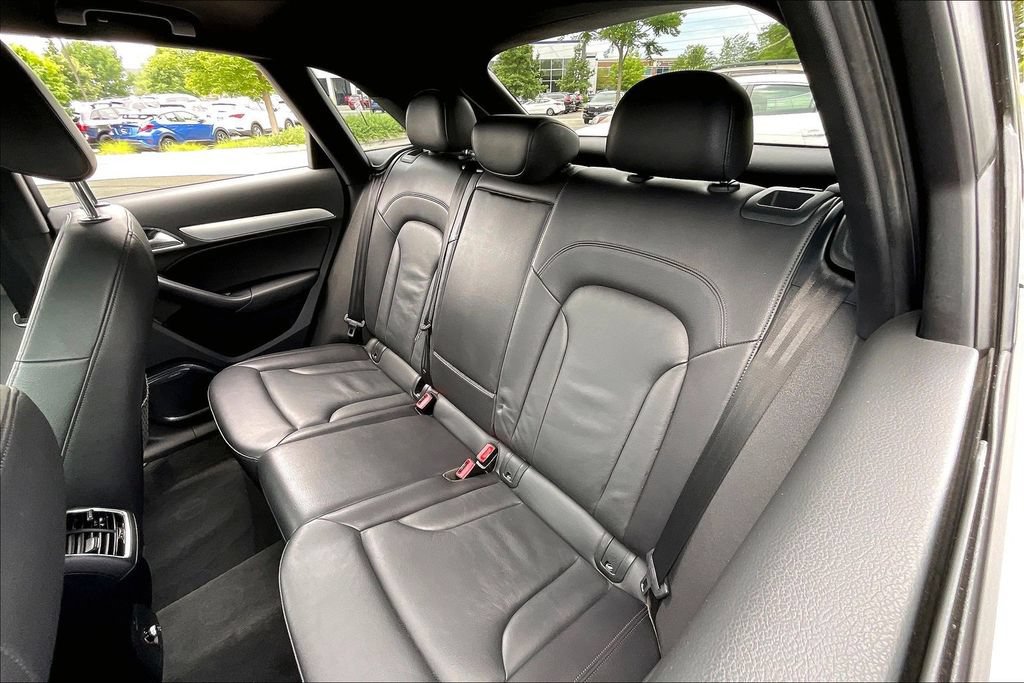 Used 2016 Audi Q3 2.0T Prestige w/ Prestige Package AWD/4WD image 29