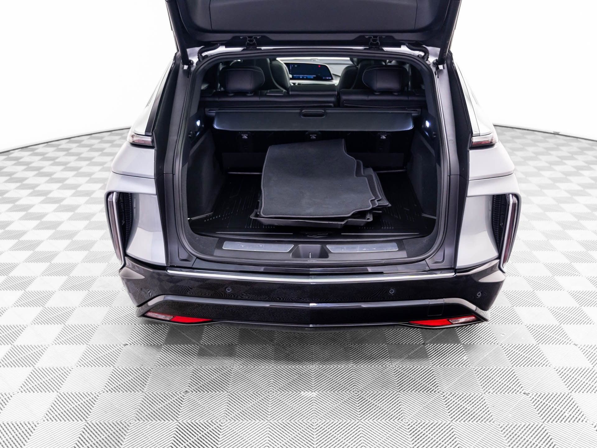 Certified 2025 Cadillac Lyriq Luxury w/ LPO, Floor Liner Package AWD/4WD image 39