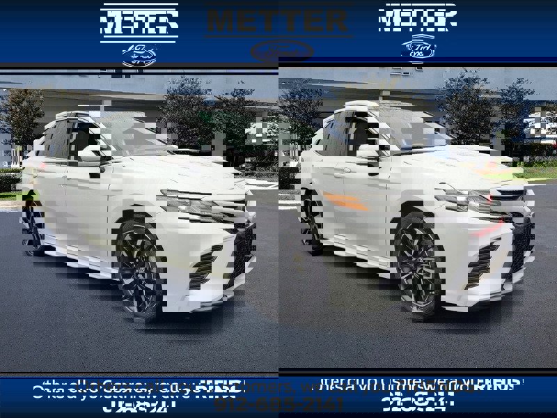 Used 2019 Toyota Camry XSE image 1