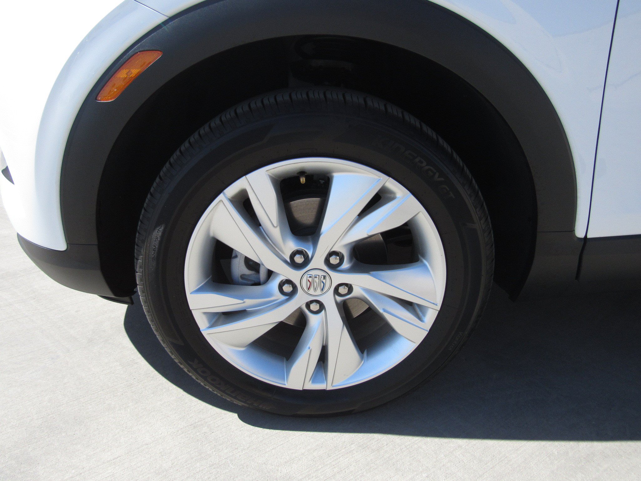 Used 2026 Buick Encore GX Preferred w/ Comfort Package AWD/4WD image 4