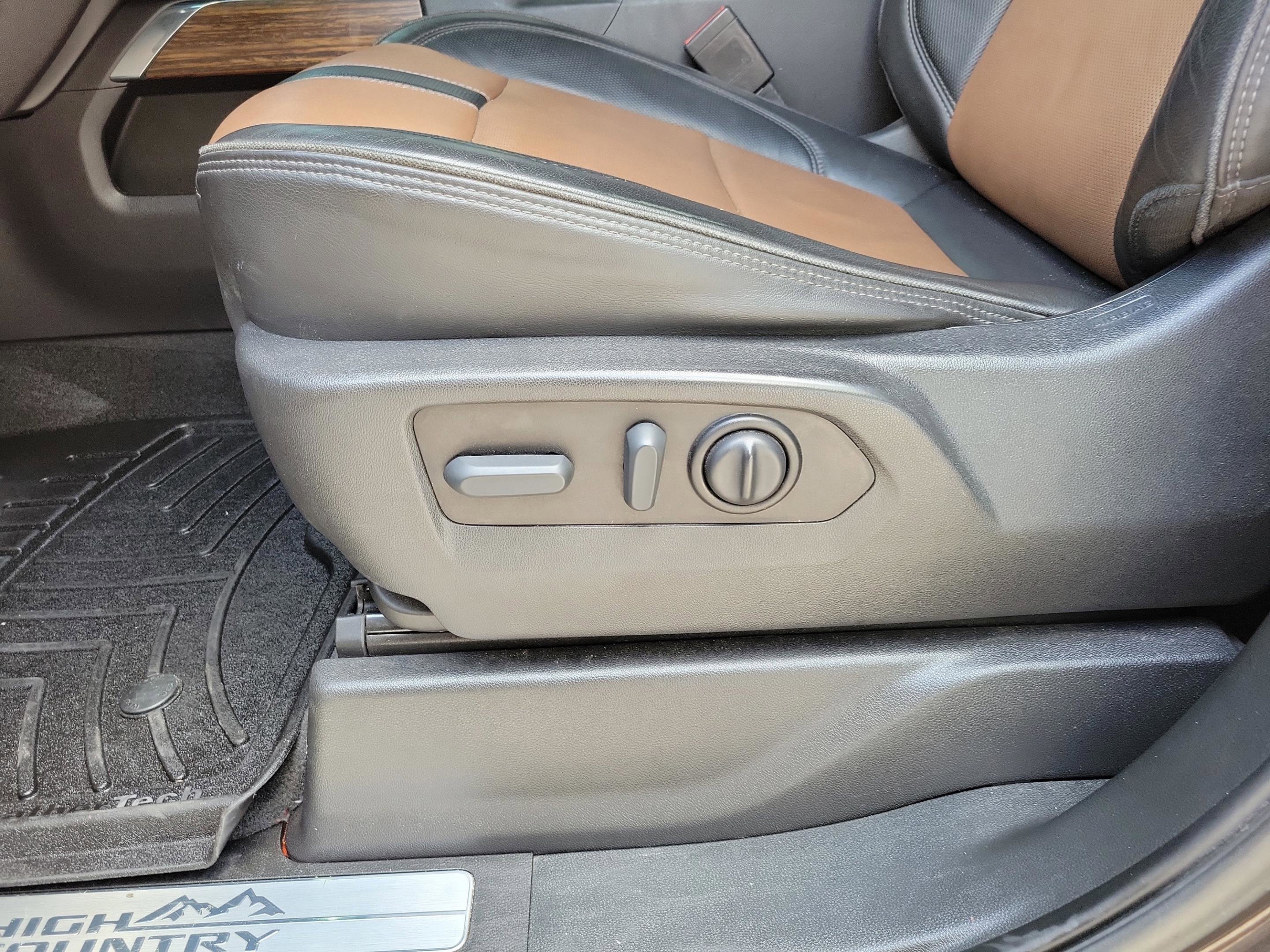 Used 2021 Chevrolet Silverado 1500 High Country AWD/4WD image 18