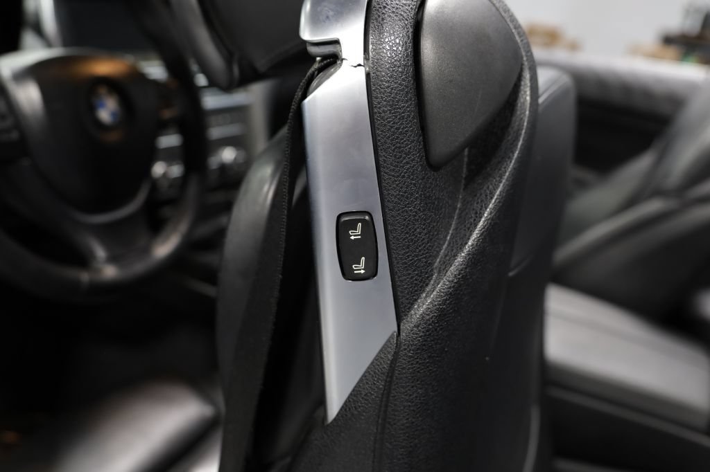 Used 2013 BMW 650i Convertible RWD image 18