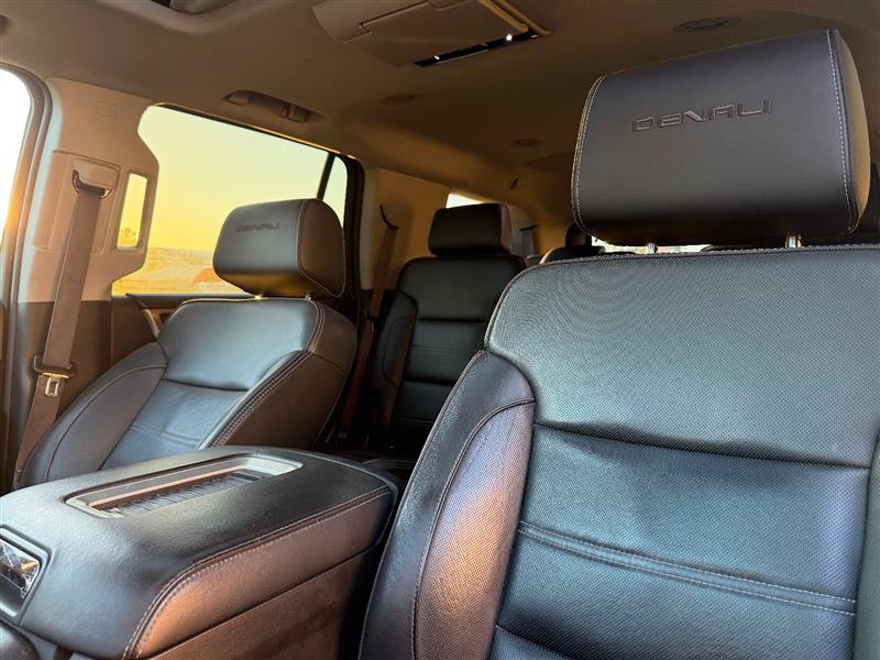 Used 2015 GMC Yukon Denali w/ Premium Package AWD/4WD image 12