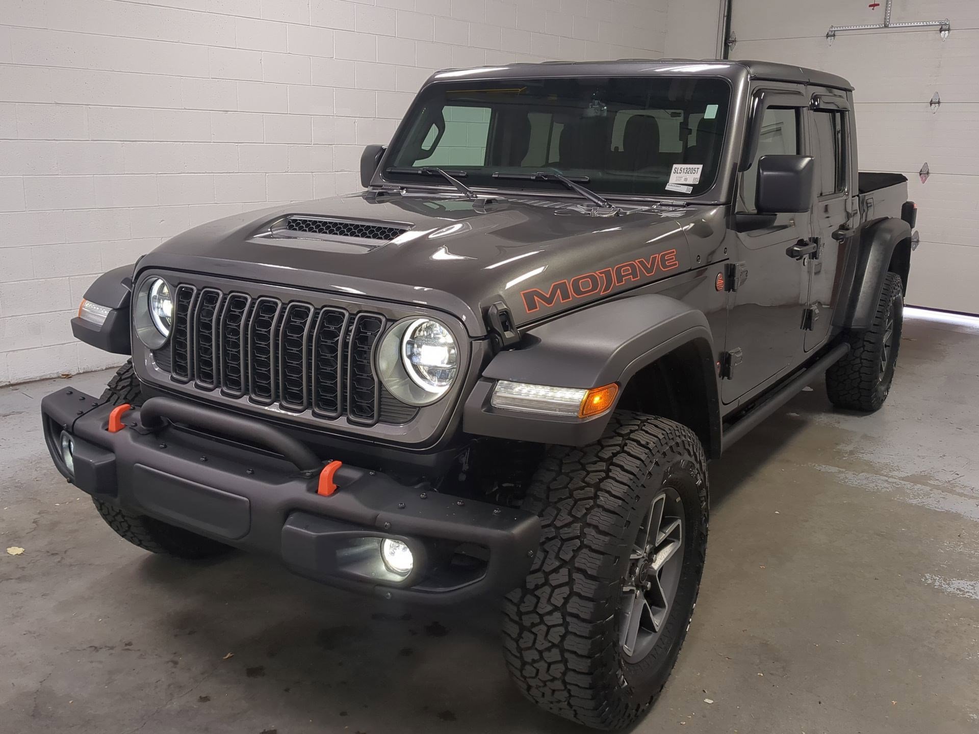 Certified 2025 Jeep Gladiator Mojave w/ Convenience Group image 10