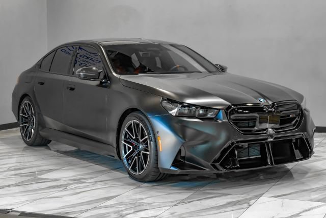 Used 2026 BMW M5 w/ Carbon Package AWD/4WD image 9