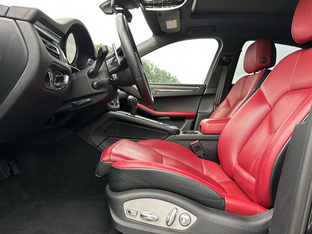 Used 2024 Porsche Macan S image 14