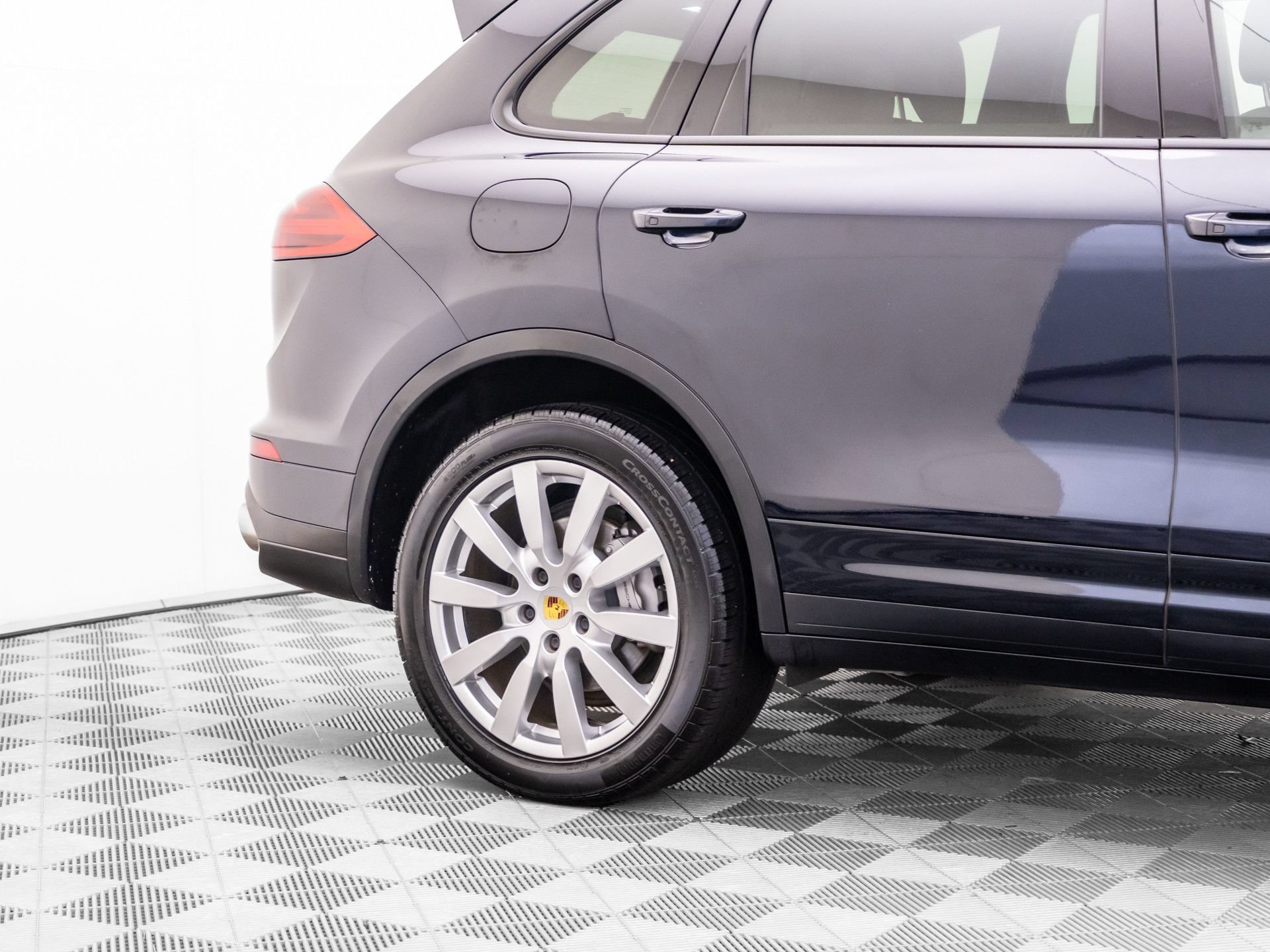Used 2018 Porsche Cayenne S AWD/4WD image 28