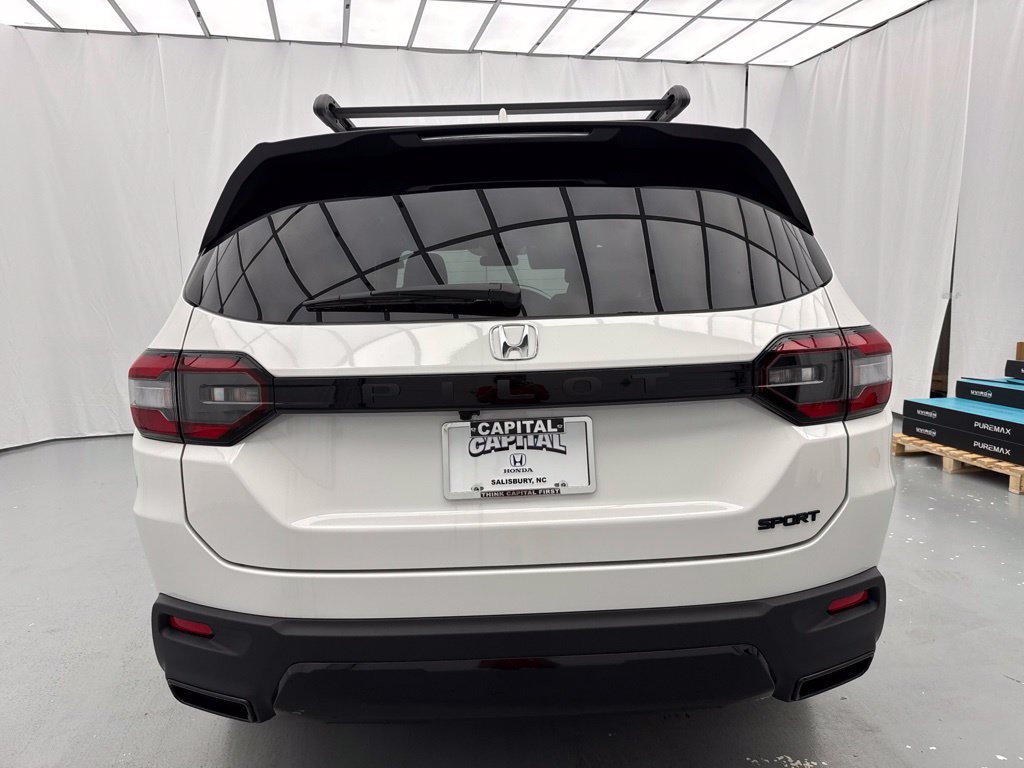 New 2026 Honda Pilot Sport image 7